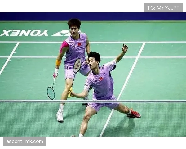 翁泓阳球场上冷静赛后秒变“暴发户”？这日常谁顶得住